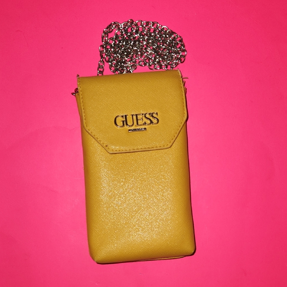 GUESS Yellow Crossbody 💳📱💛